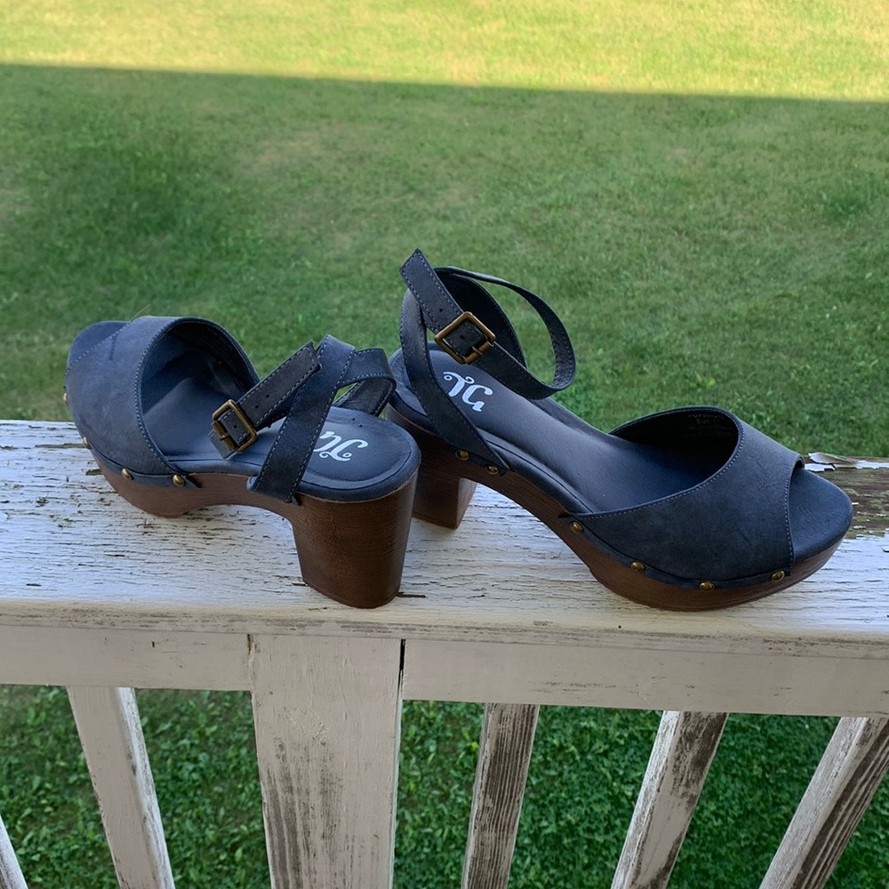 JG platform sandal
